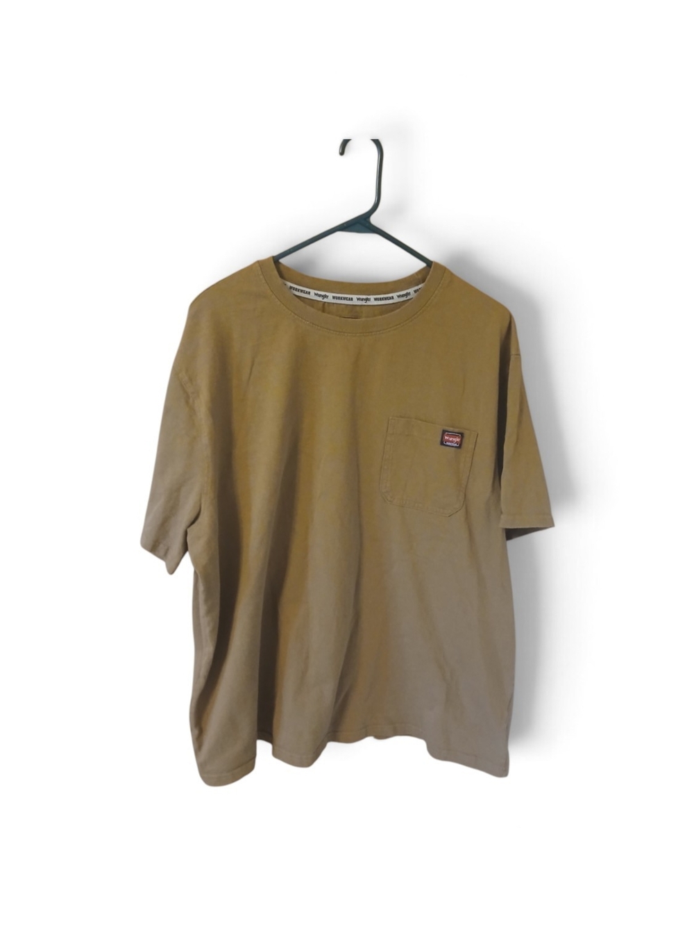 Wrangler Short Sleeve Pocket Tee in Olive Drab